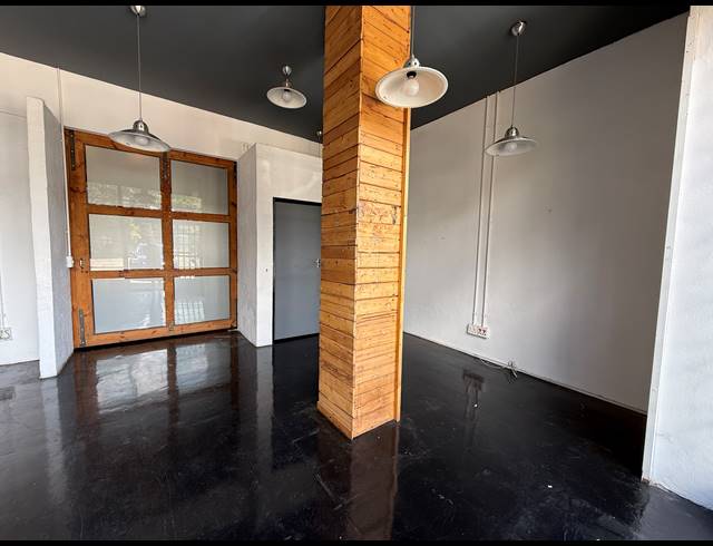 228M² OFFICE TO LET IN MILPARK